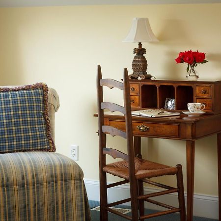 Inn At Warner Hall Gloucester Esterno foto