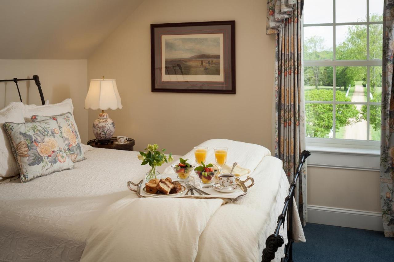 Inn At Warner Hall Gloucester Esterno foto