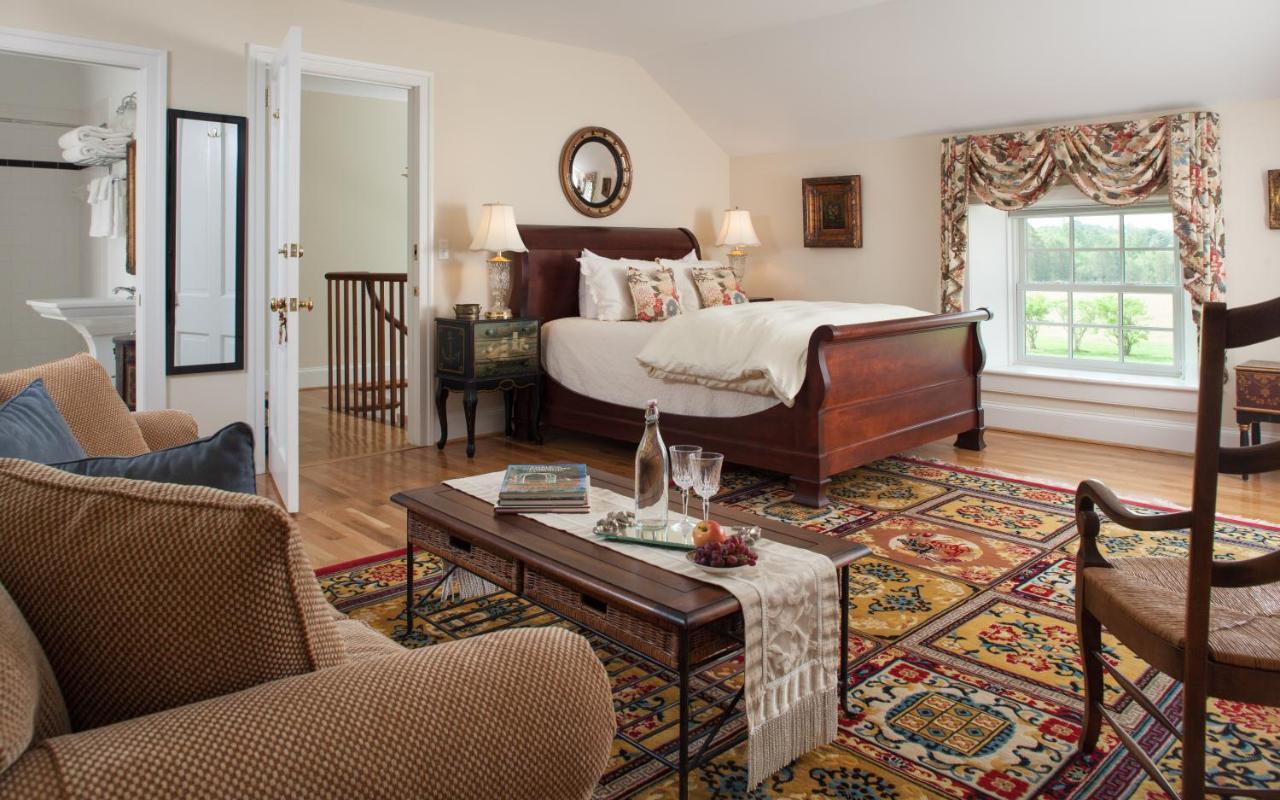 Inn At Warner Hall Gloucester Esterno foto