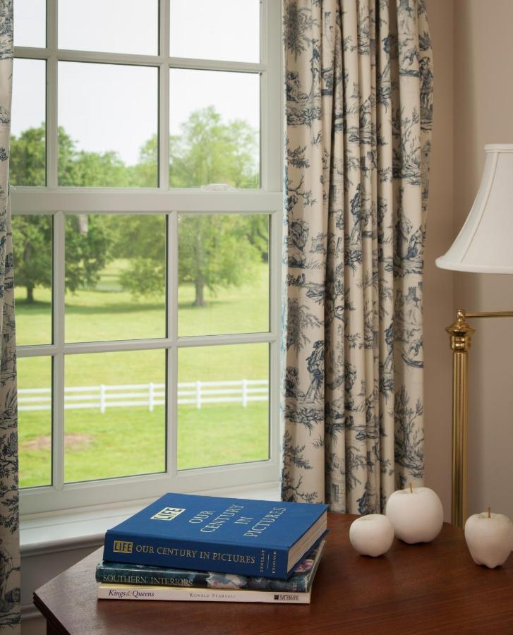 Inn At Warner Hall Gloucester Esterno foto
