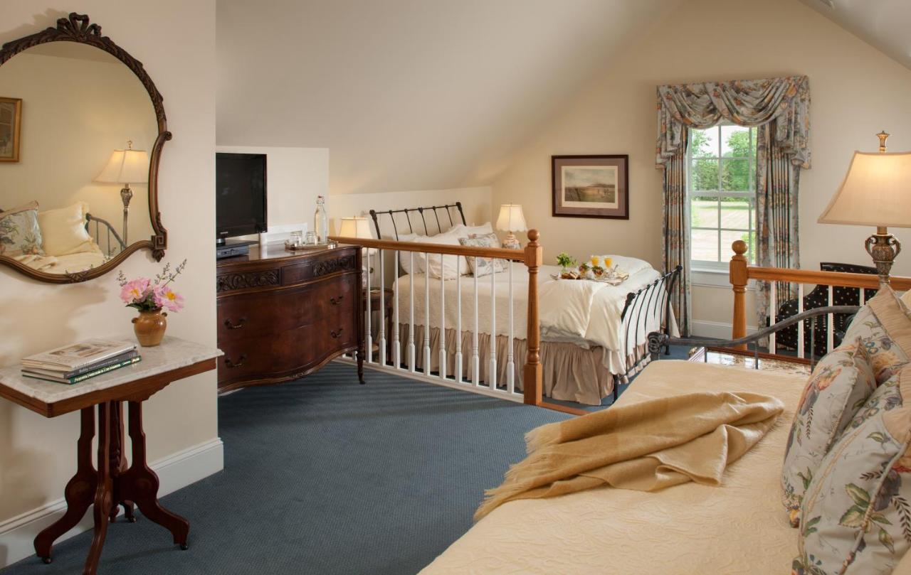 Inn At Warner Hall Gloucester Esterno foto