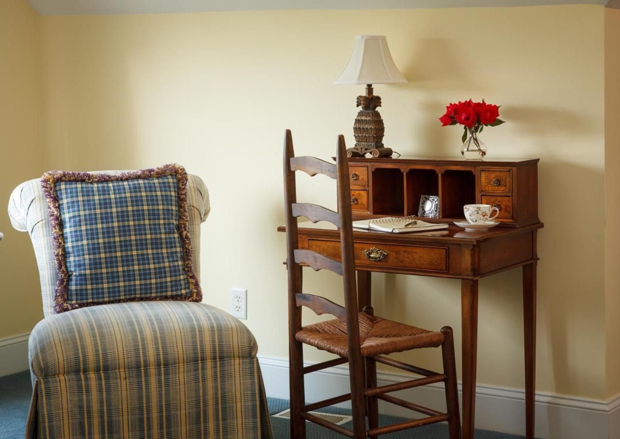 Inn At Warner Hall Gloucester Esterno foto
