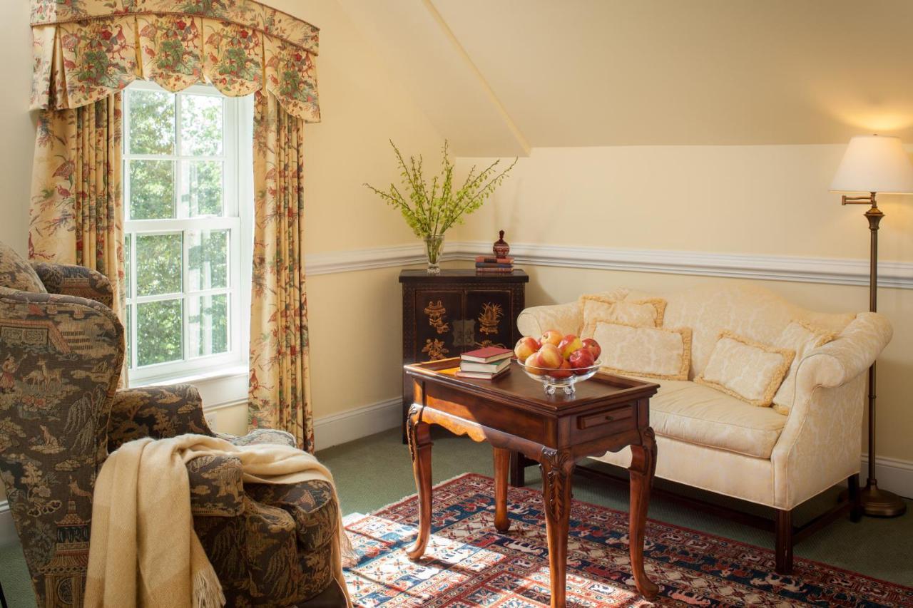 Inn At Warner Hall Gloucester Esterno foto